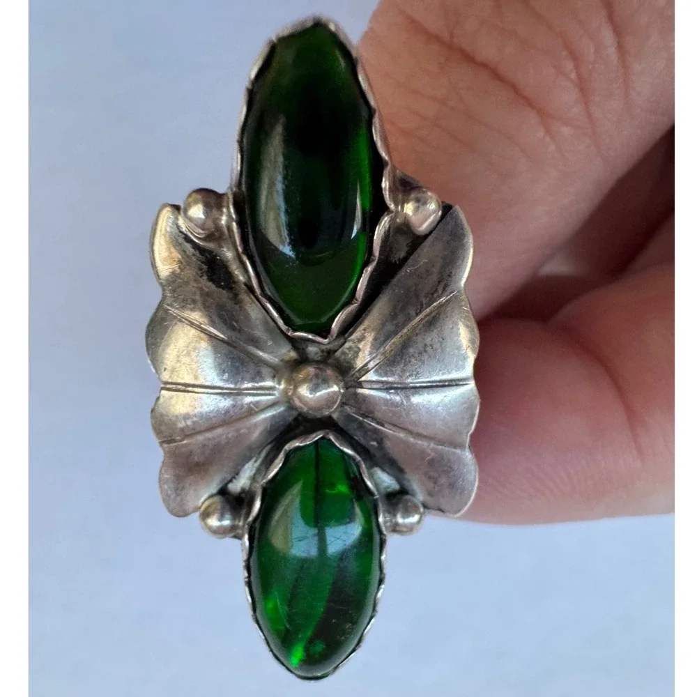 Vintage Native American Sterling Silver Malachit Stone Statement Ring Navajo 90s